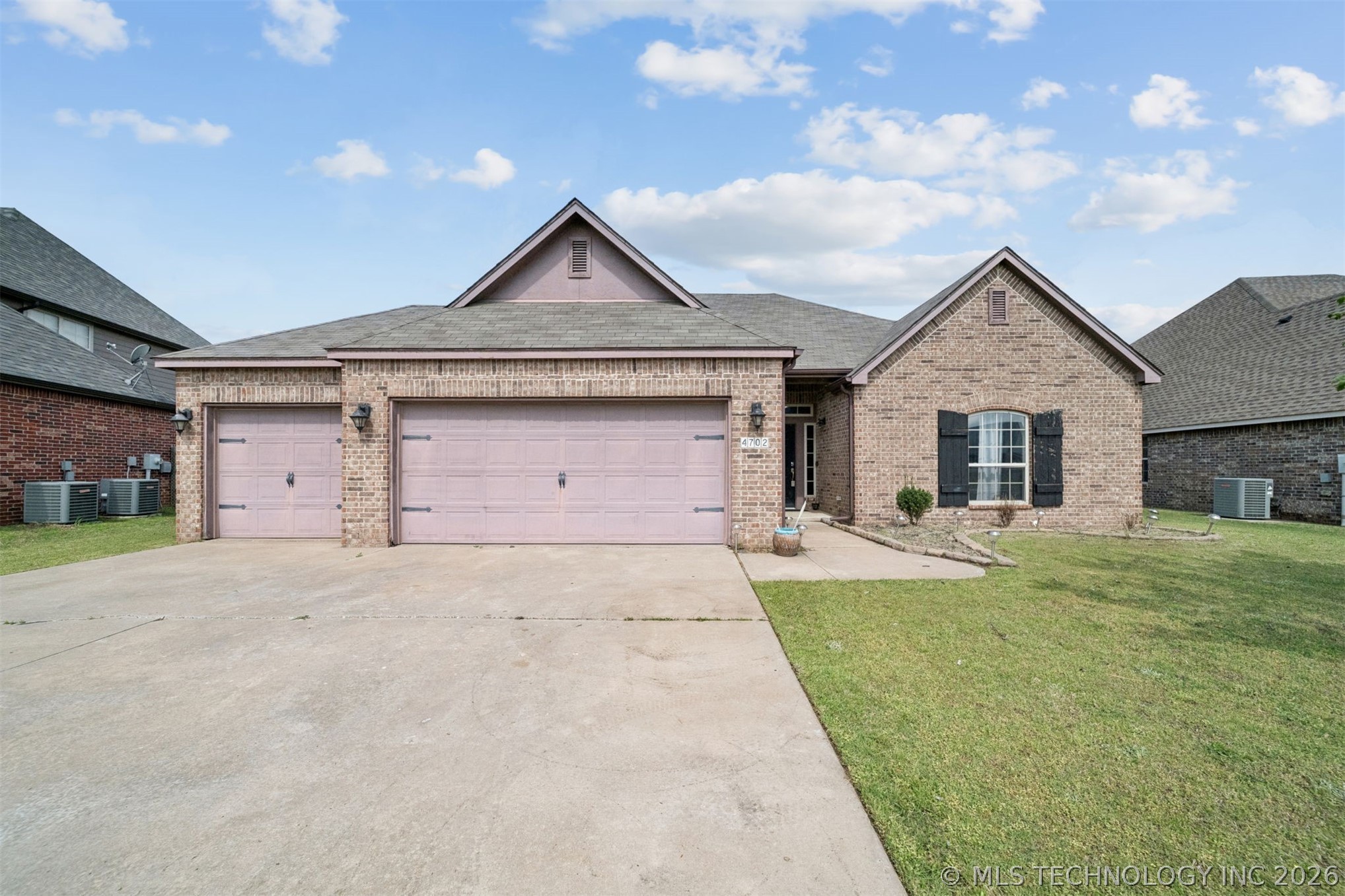 Photo 1 of 32 — 4702 S 186th EastAvenue, Tulsa, OK 74134