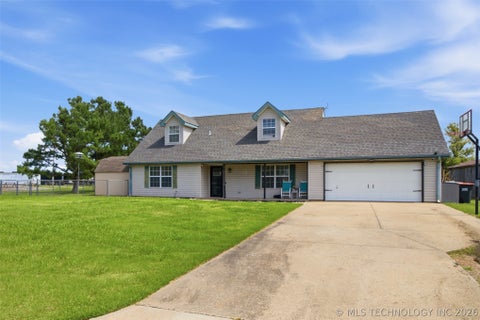 Photo of 1 Secondine Court, Chelsea, OK 74016 (MLS # 2622693)