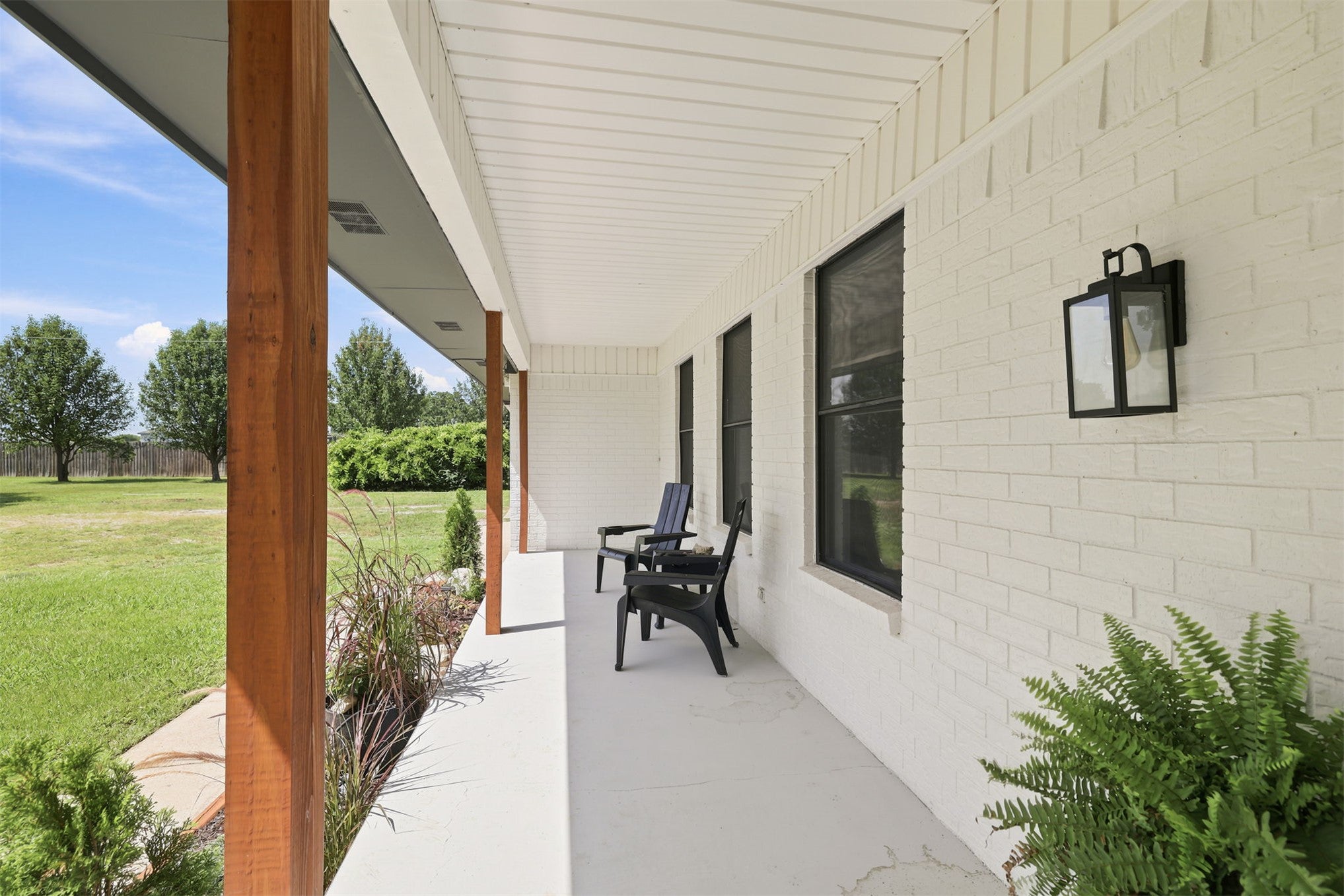633 W Swinney Road