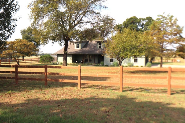 2 HICKORY PL, DURANT, OK 74701 - Image 3913f92793021e17d3700a30b9ea58cf/4263173653