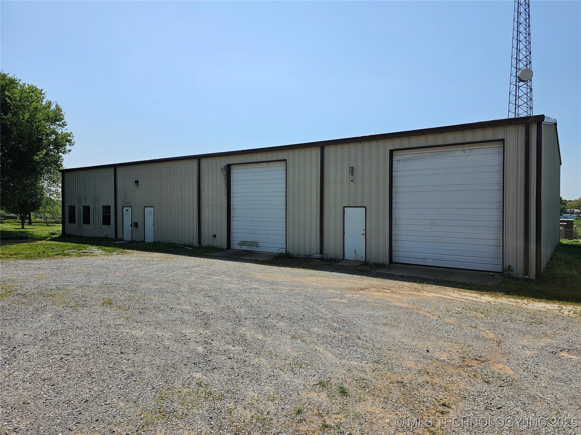 2247 W Mockingbird