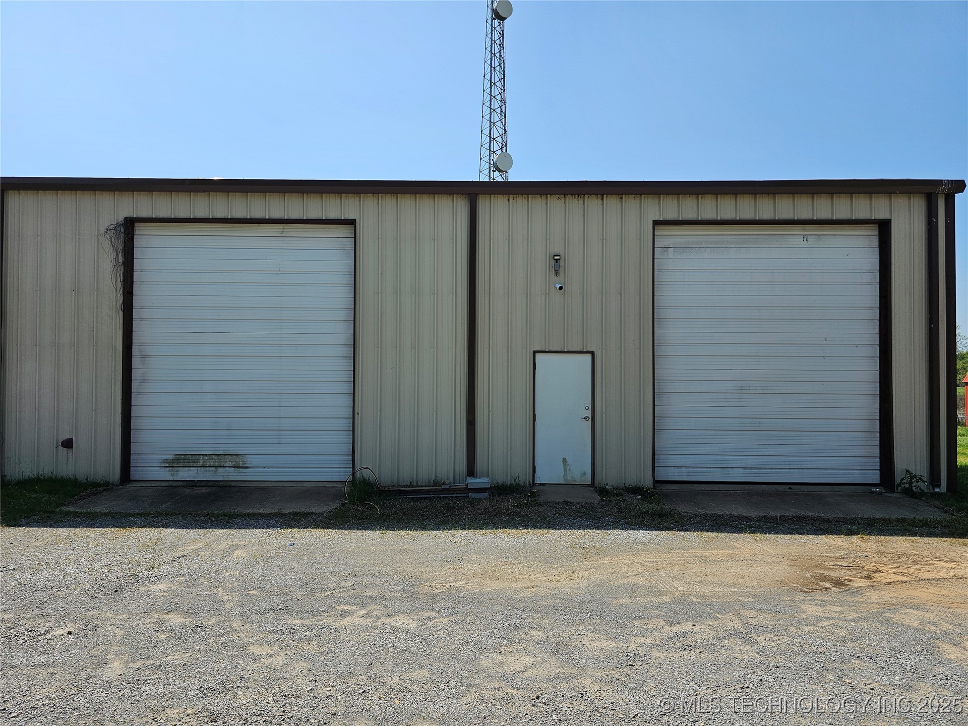 2247 W Mockingbird
