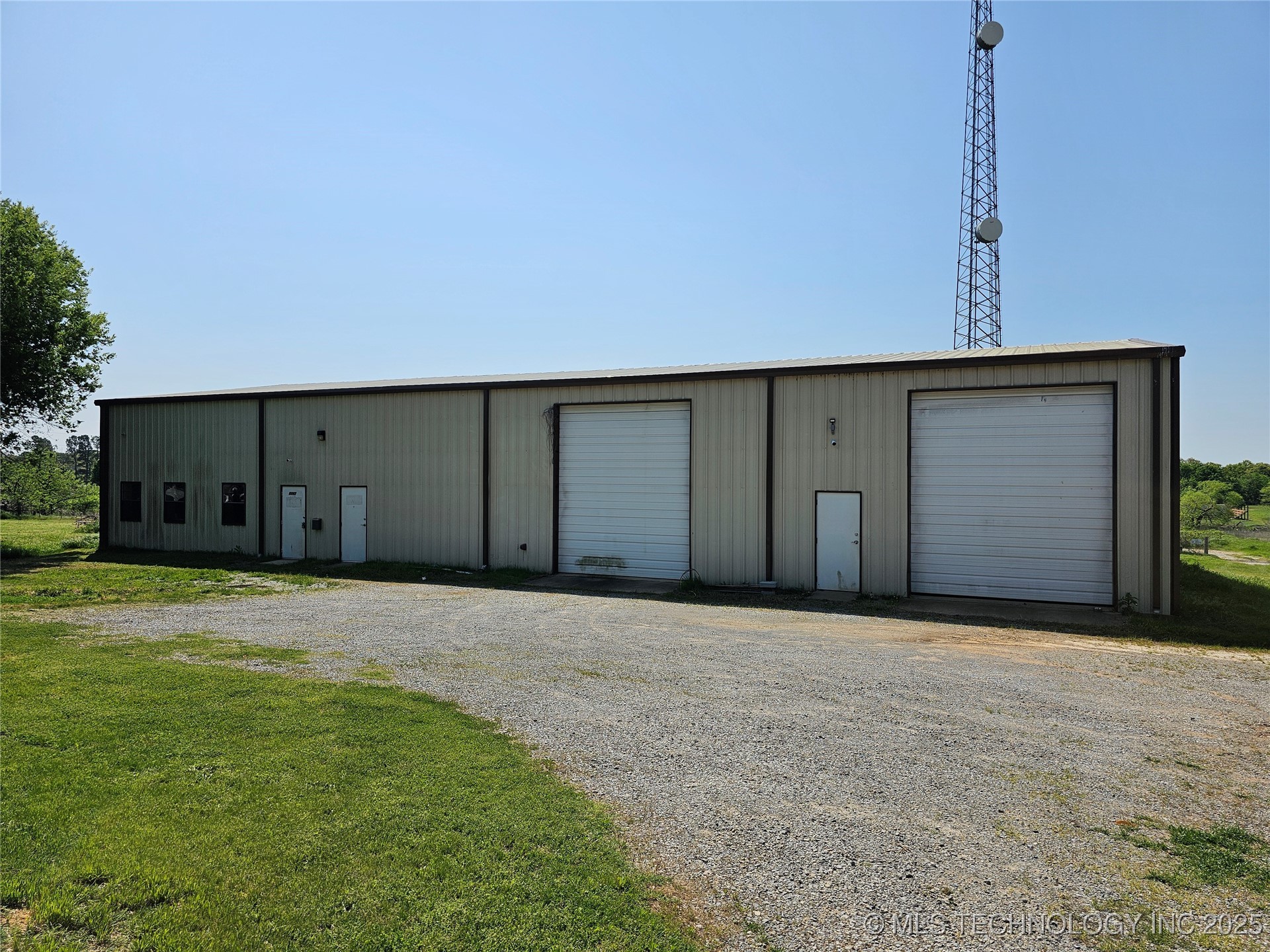 2247 W Mockingbird
