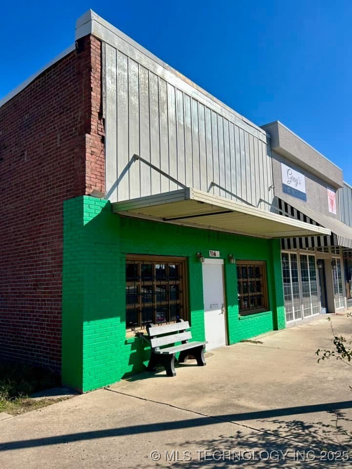 Photo 1 of 9 — 116 N Main, Coalgate, OK 74538