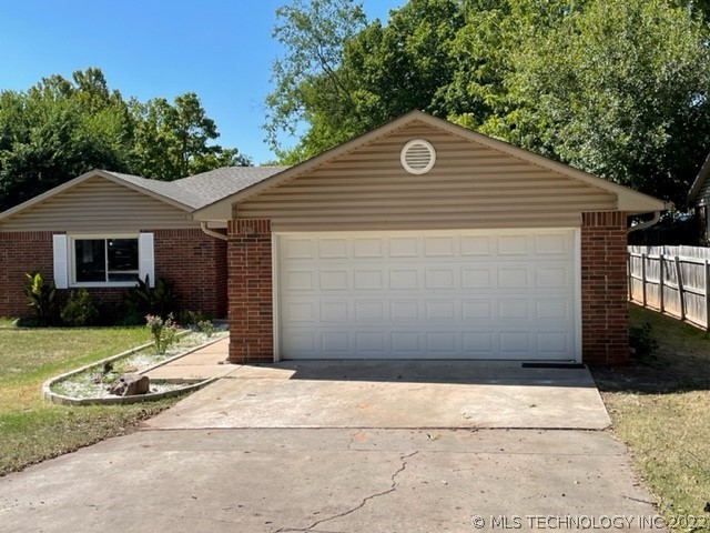 Photo 1 of 23 of 126 N High house