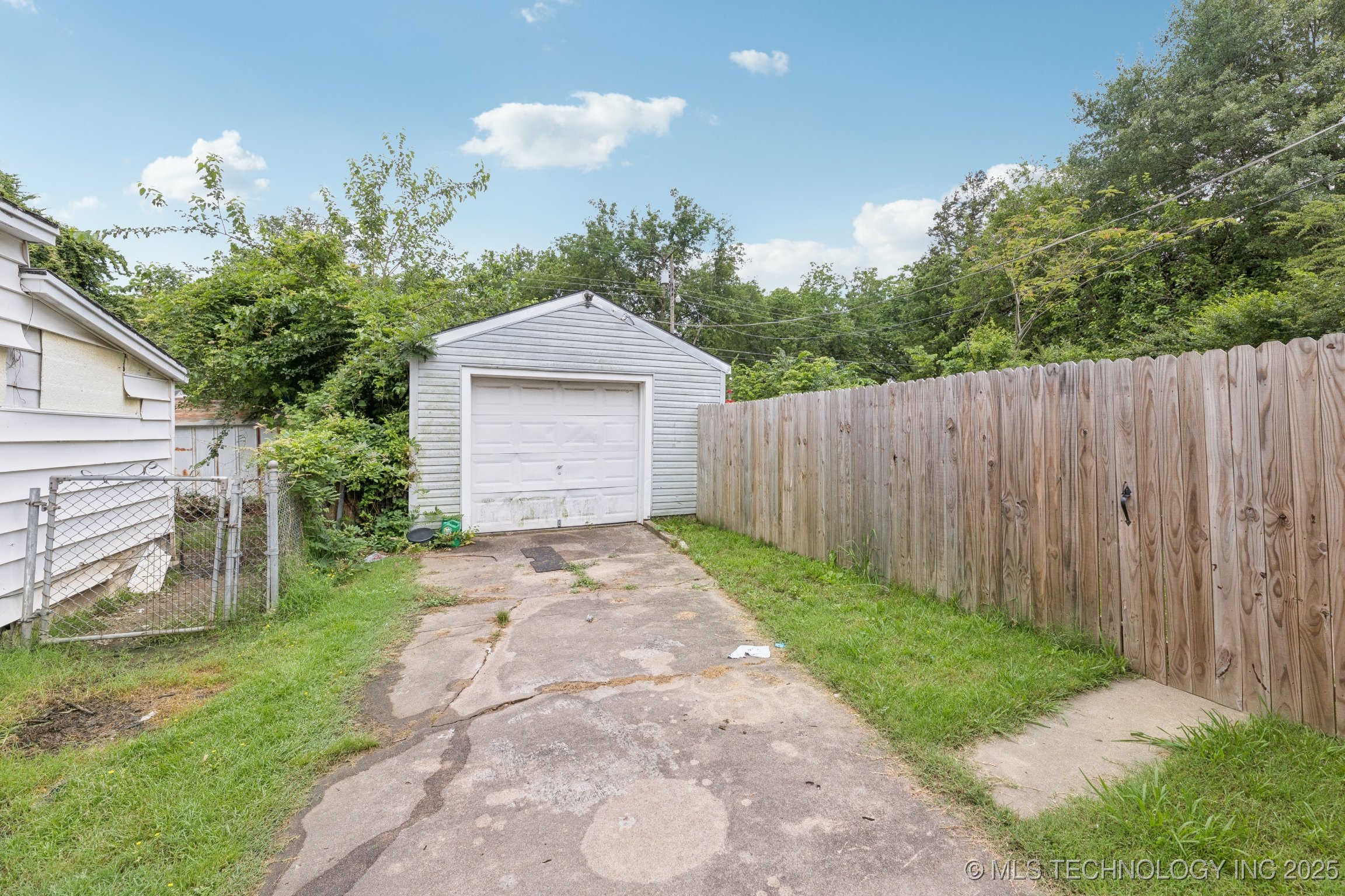 2820 W Okmulgee