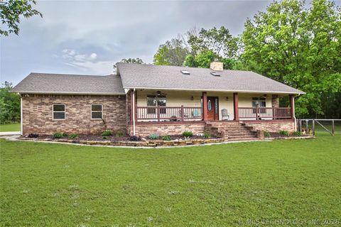 Photo of 16700 N Spears Road, Tahlequah, OK 74464 (MLS # 2600576)
