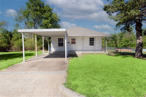 Photo of 313 E Harrison, McAlester, OK 74501 (MLS # 2637730)