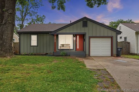Photo of 4958 S Detroit Avenue, Tulsa, OK 74105 (MLS # 2618544)