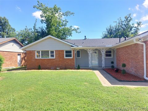 Photo of 6604 E 26th Court, Tulsa, OK 74129 (MLS # 2622444)