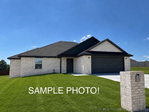 Photo of 17990 W Grandview Road, Tahlequah, OK 74464 (MLS # 2616385)