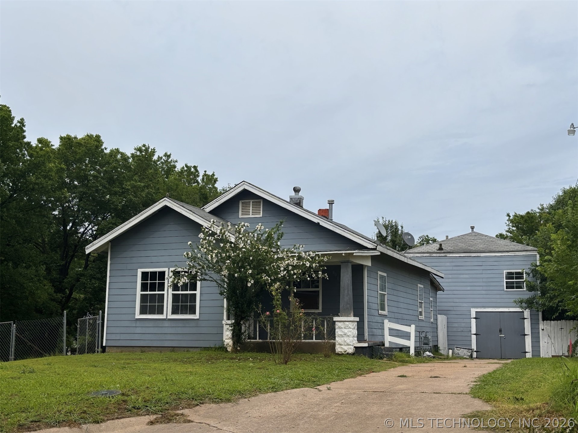 Photo 1 of 9 — 801 S 11th Street, Ponca City, OK 74601