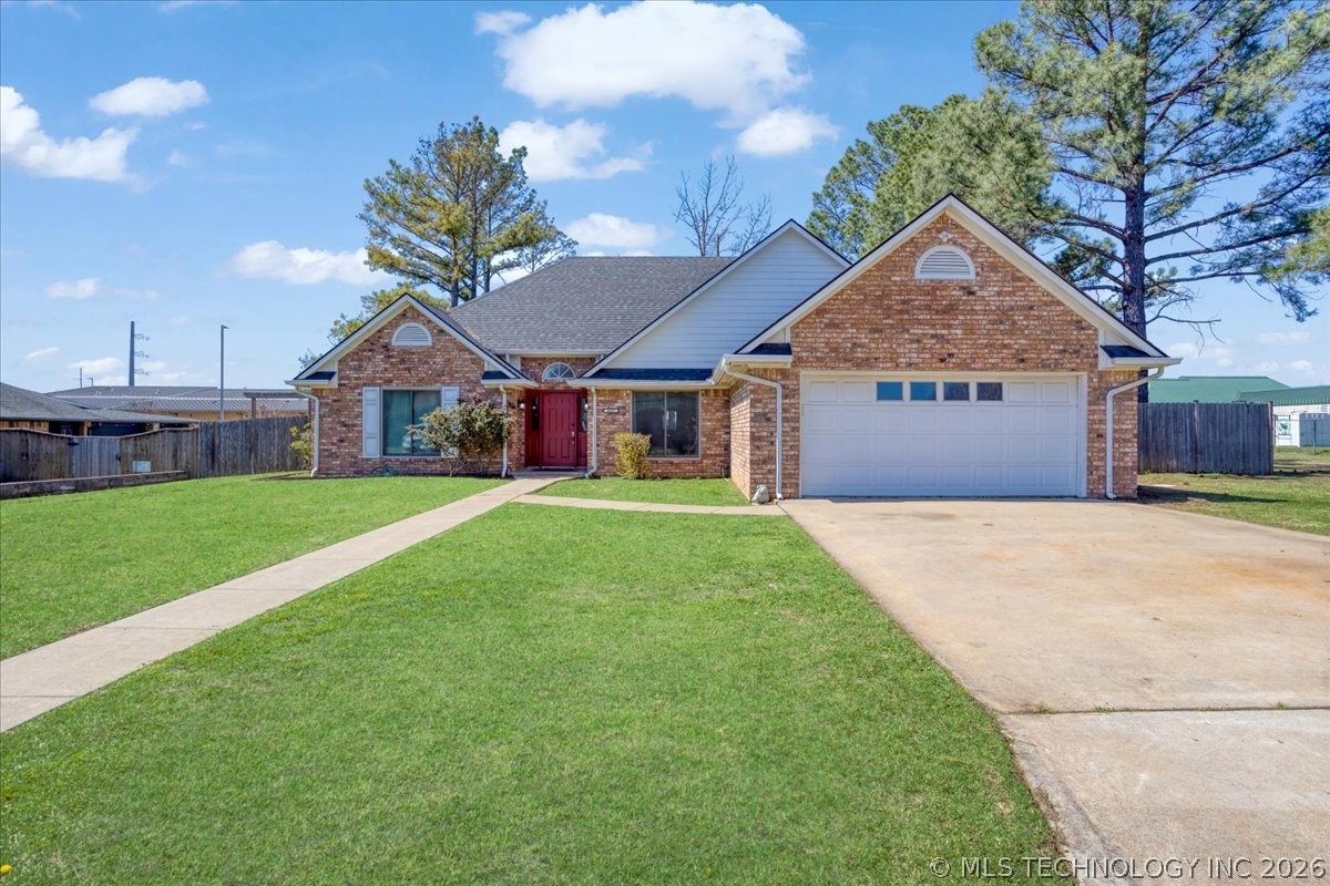Photo 1 of 38 — 3007 N 12th Avenue, Durant, OK 74701