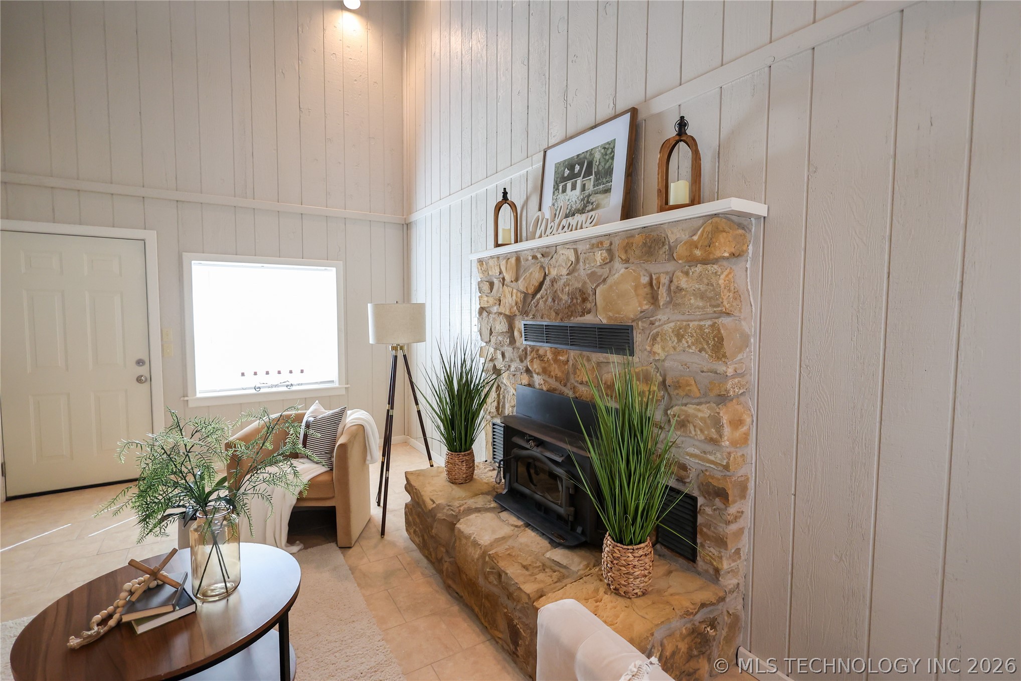 Photo 1 of 5 — 129 W Tahlequah Avenue, Sulphur, OK 73086
