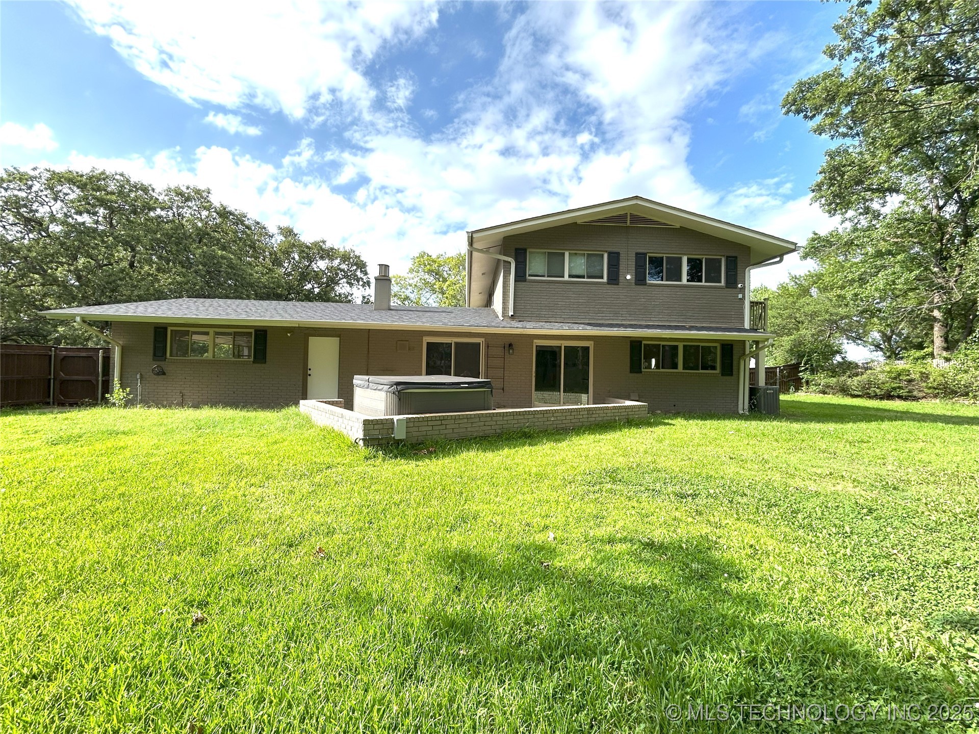 2222 Cloverleaf Place