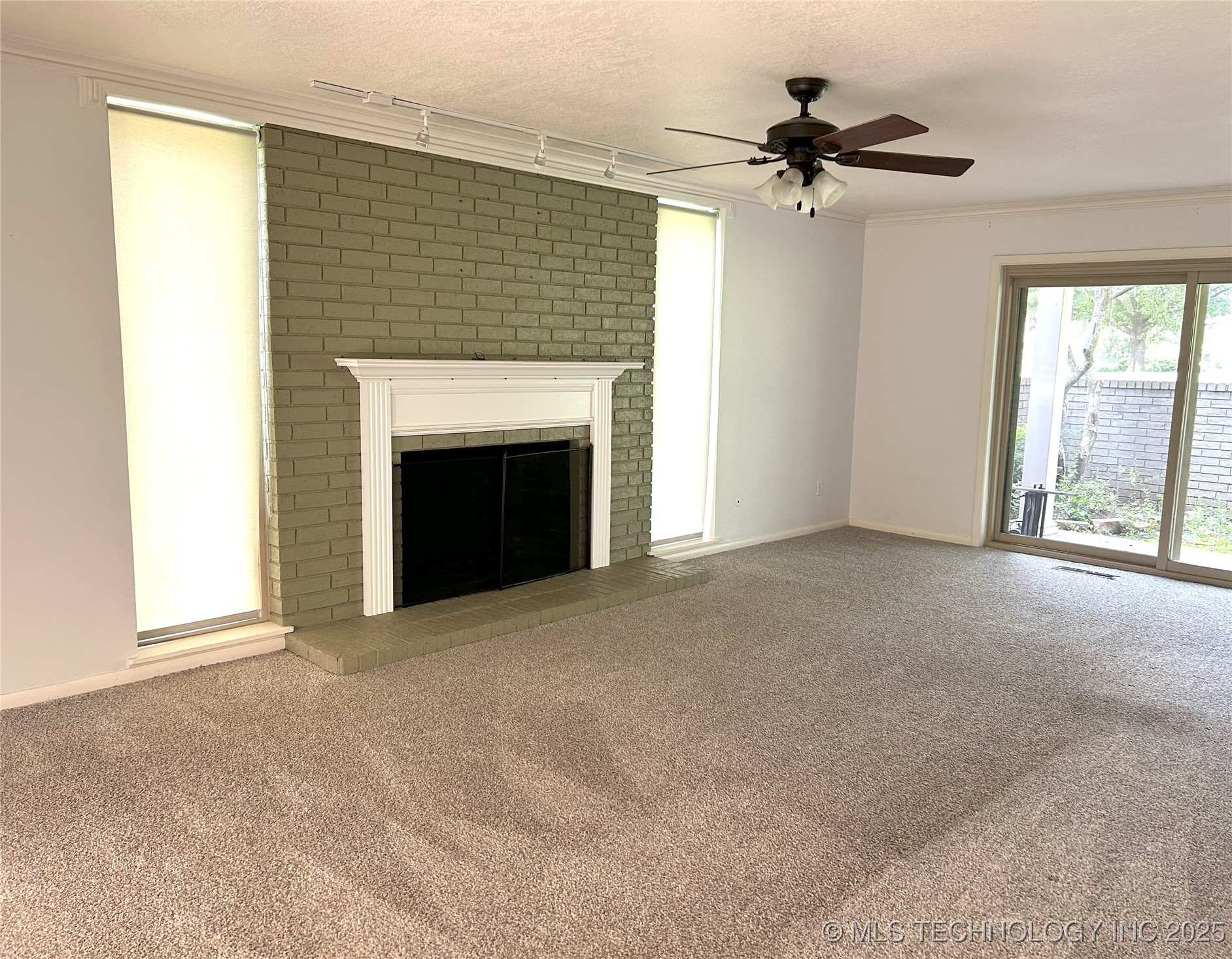 2222 Cloverleaf Place
