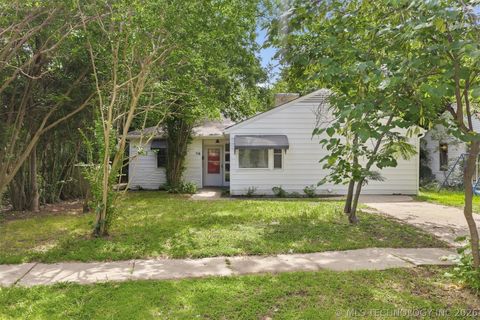 Photo of 710 NW F Street, Ardmore, OK 73401 (MLS # 2622414)