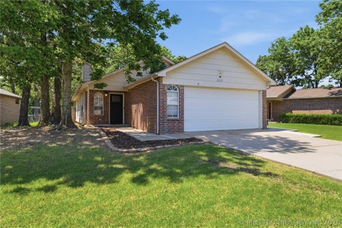 Photo of 2007 W 57th Street S, Tulsa, OK 74107 (MLS # 2624929)