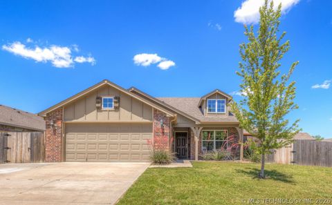 Photo of 7509 S Joshua Avenue, Broken Arrow, OK 74011 (MLS # 2615039)