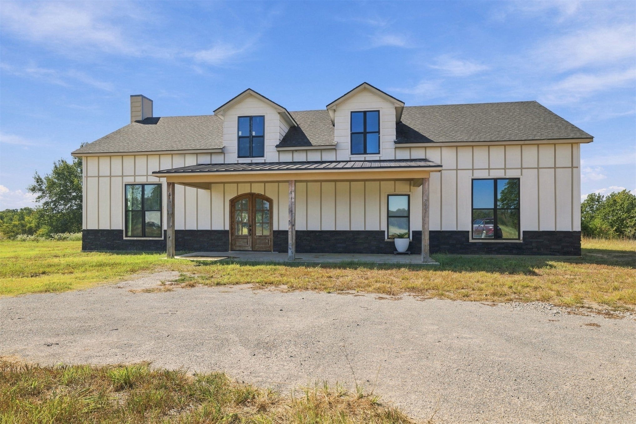 4332 W Twin Oaks