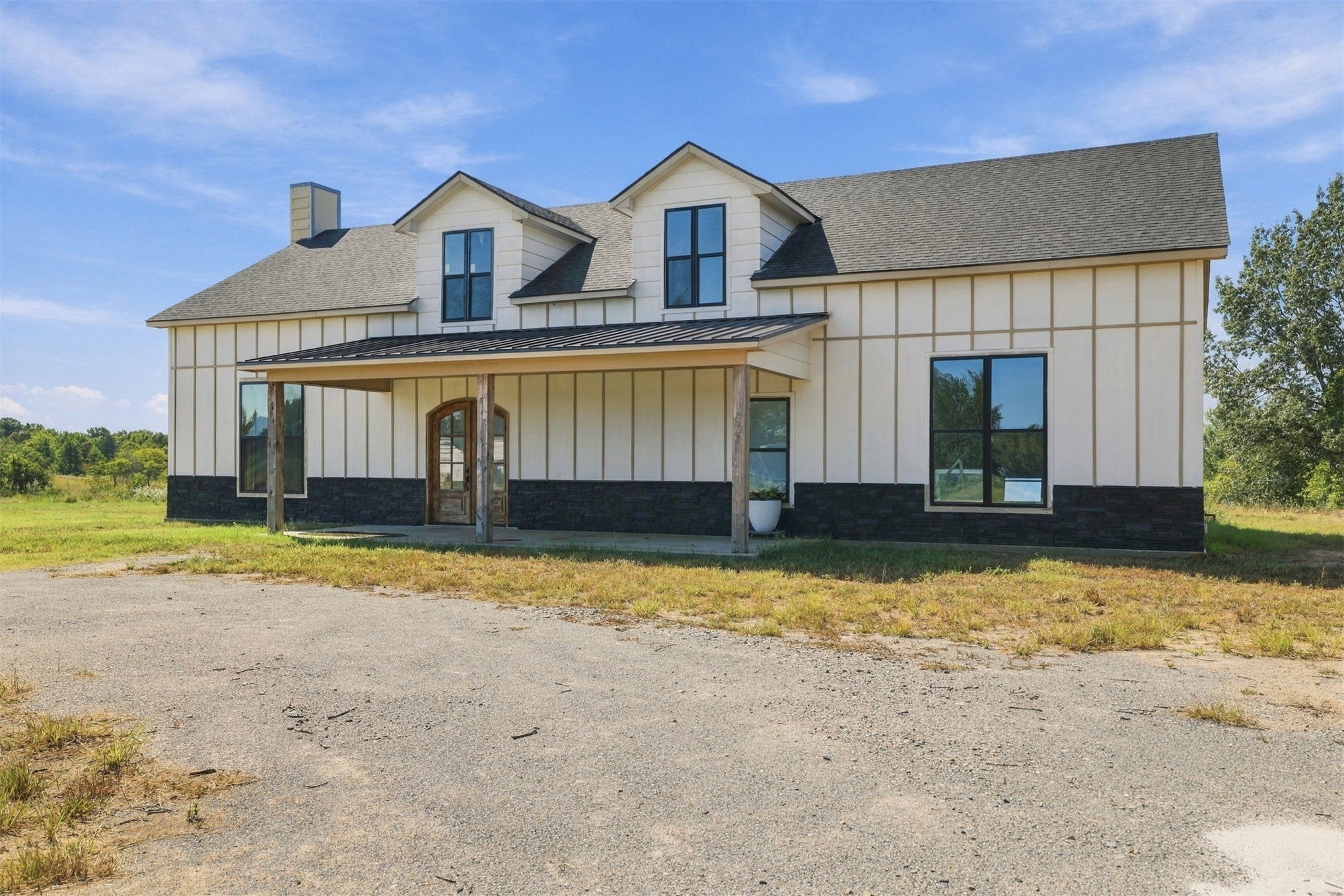 4332 W Twin Oaks