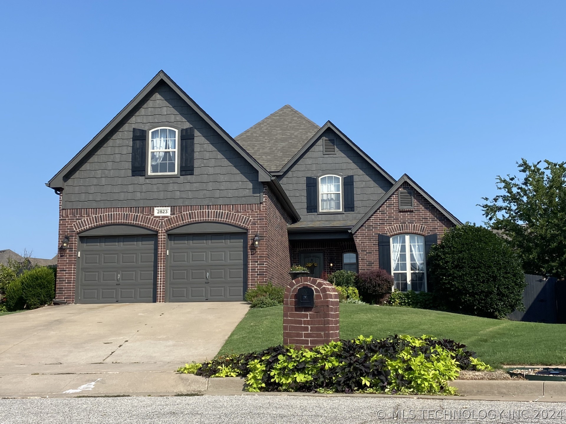 View Broken Arrow, OK 74012 house
