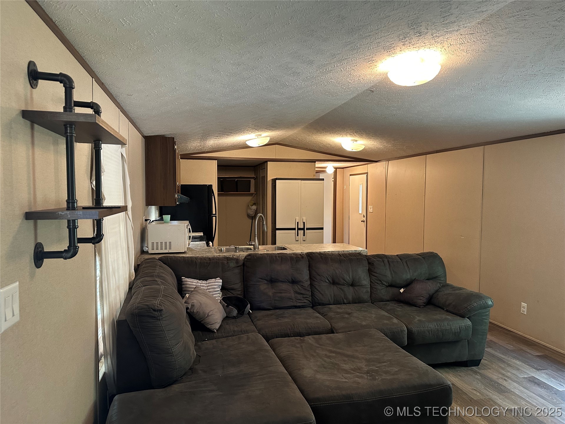 10782 Hickory