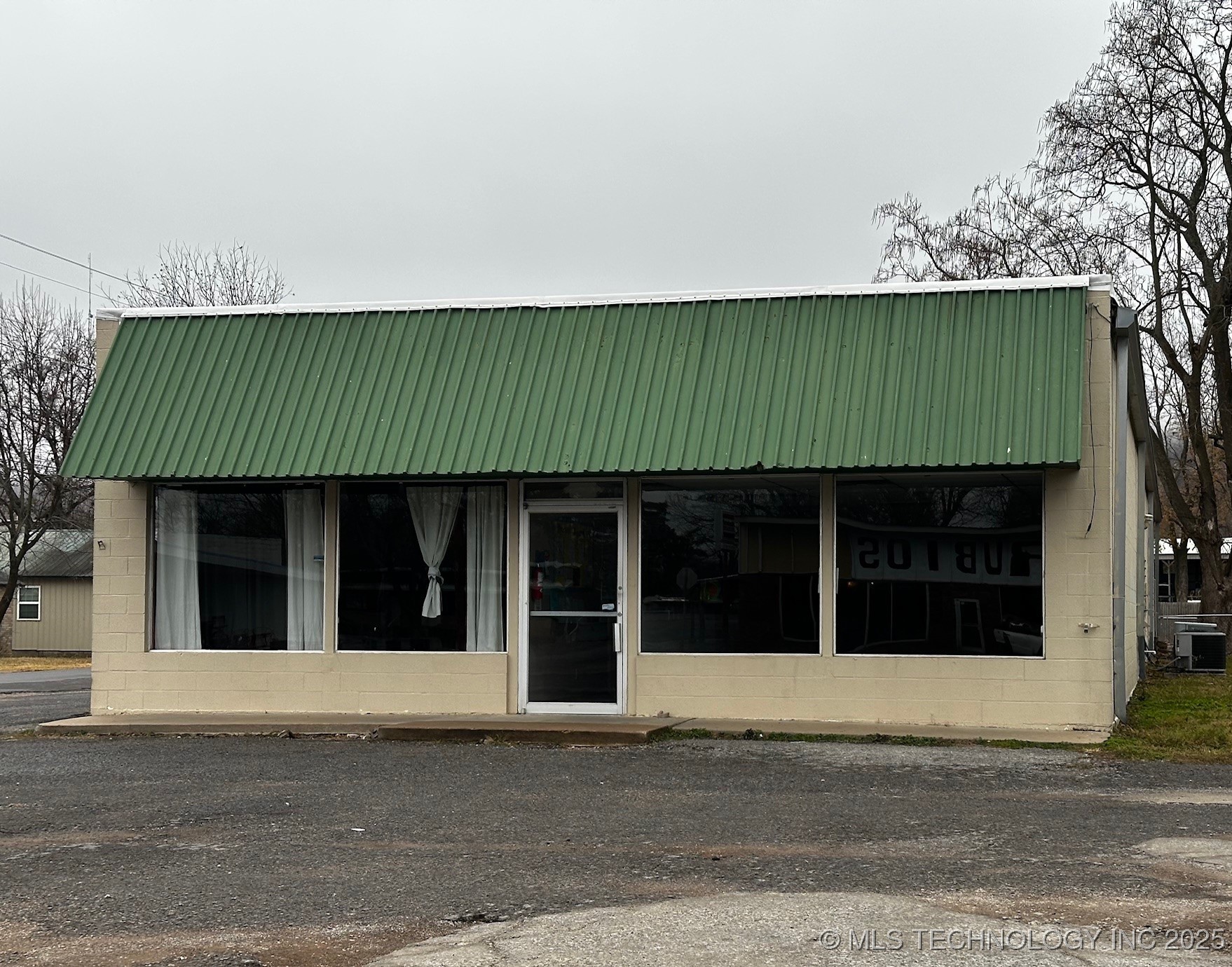 Photo 1 of 34 — 401 S 2nd Street, Stilwell, OK 74960