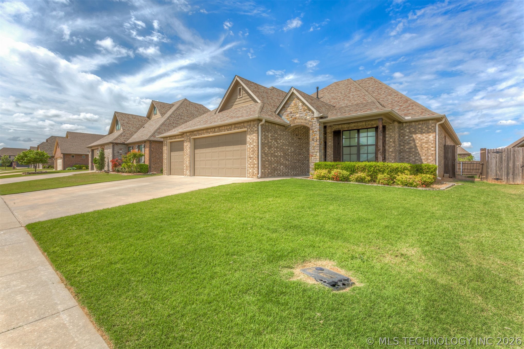 8110 N 77 EastAvenue, Owasso, OK 74055 — MLS #2620274 — photo 4 of 41