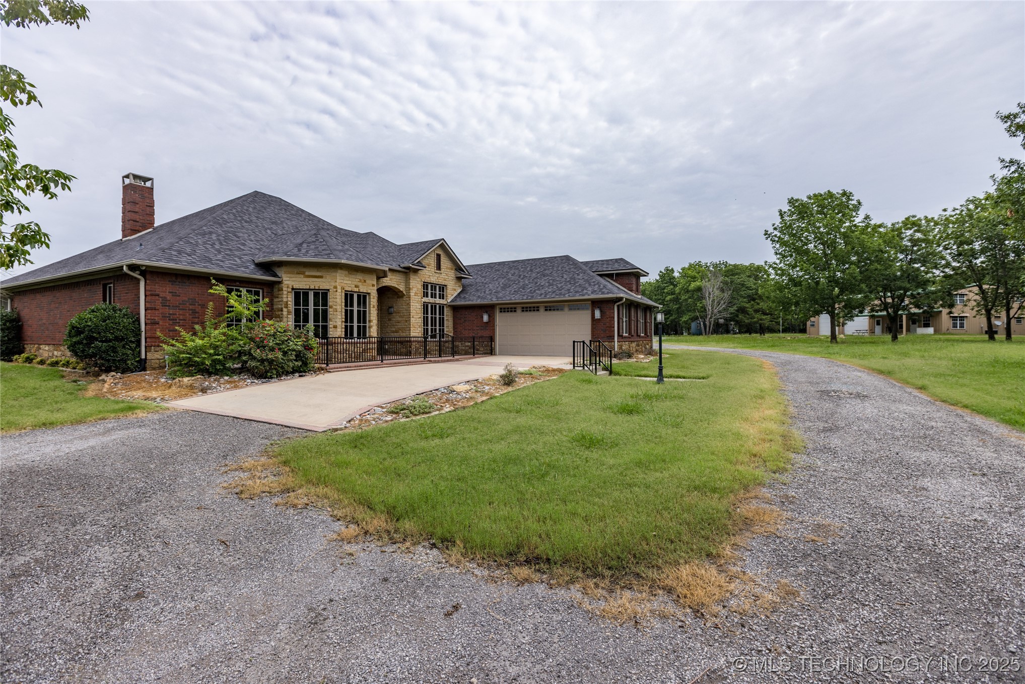 609 Lakeshore Drive