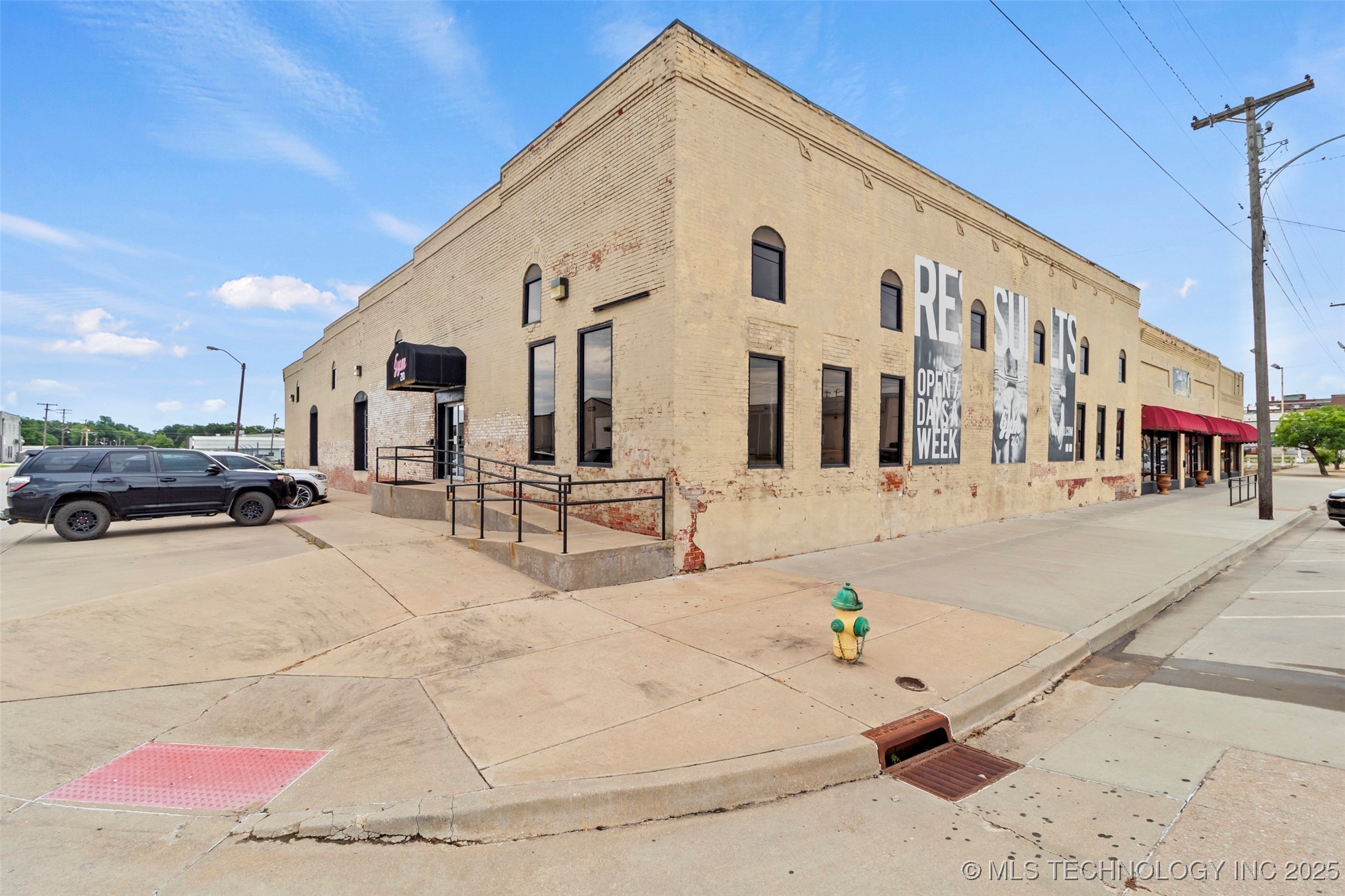 Photo 1 of 39 — 230 N Broadway, Ada, OK 74820