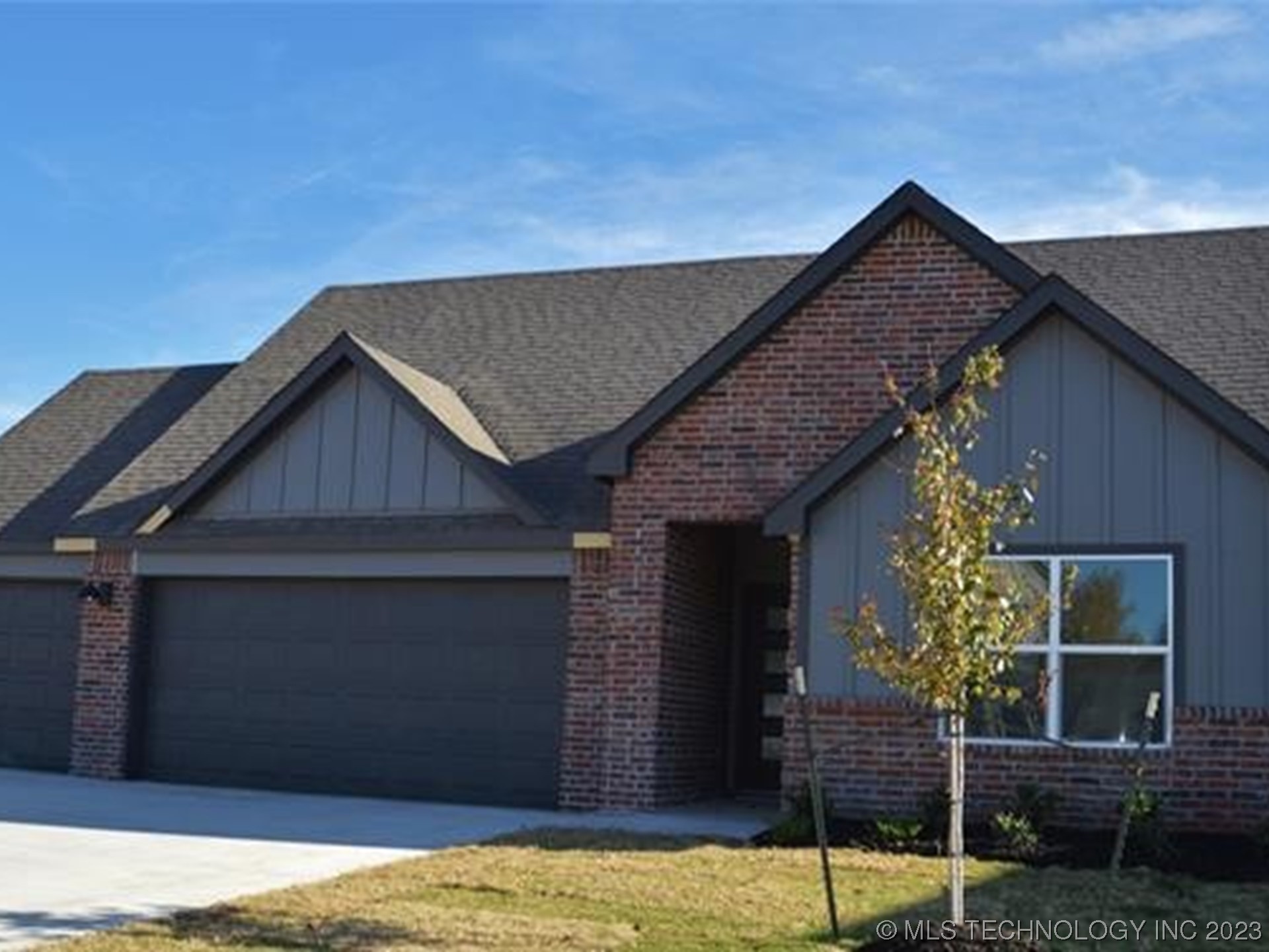 Photo 1 of 17 of 7220 E 154th Place S house