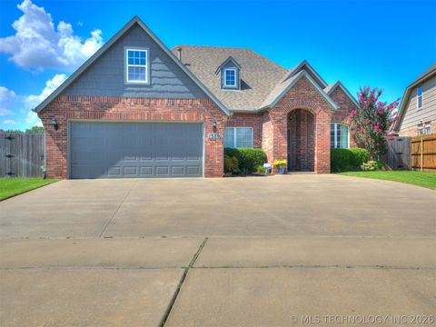 Photo of 1320 W Dover Street, Broken Arrow, OK 74012 (MLS # 2624789)