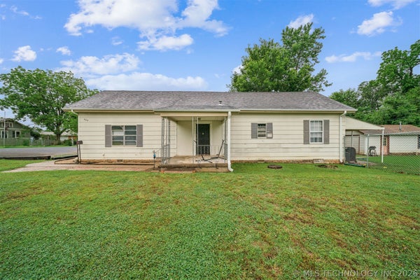 404 E MAPLE ST, DRUMRIGHT, OK 74030 - Image 4360c6bb386ce9d798a7a62ca66fc68d/3473168414