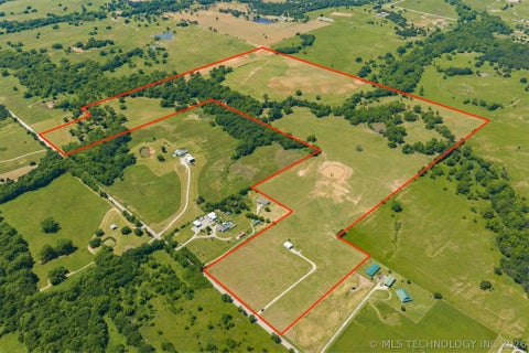 Photo of 4480 Memorial Road, Lone Grove, OK 73443 (MLS # 2622598)