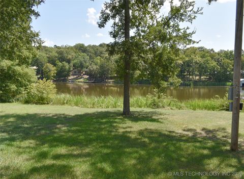 1041 Noble Acres Fort Towson OK 74735