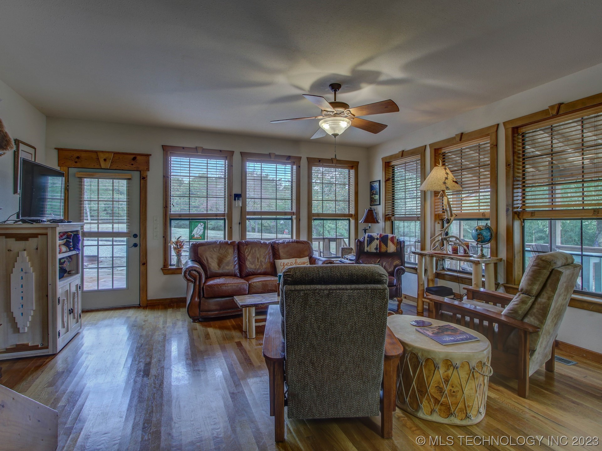 Photo 14 of 41 of 20413 E Allen Road house