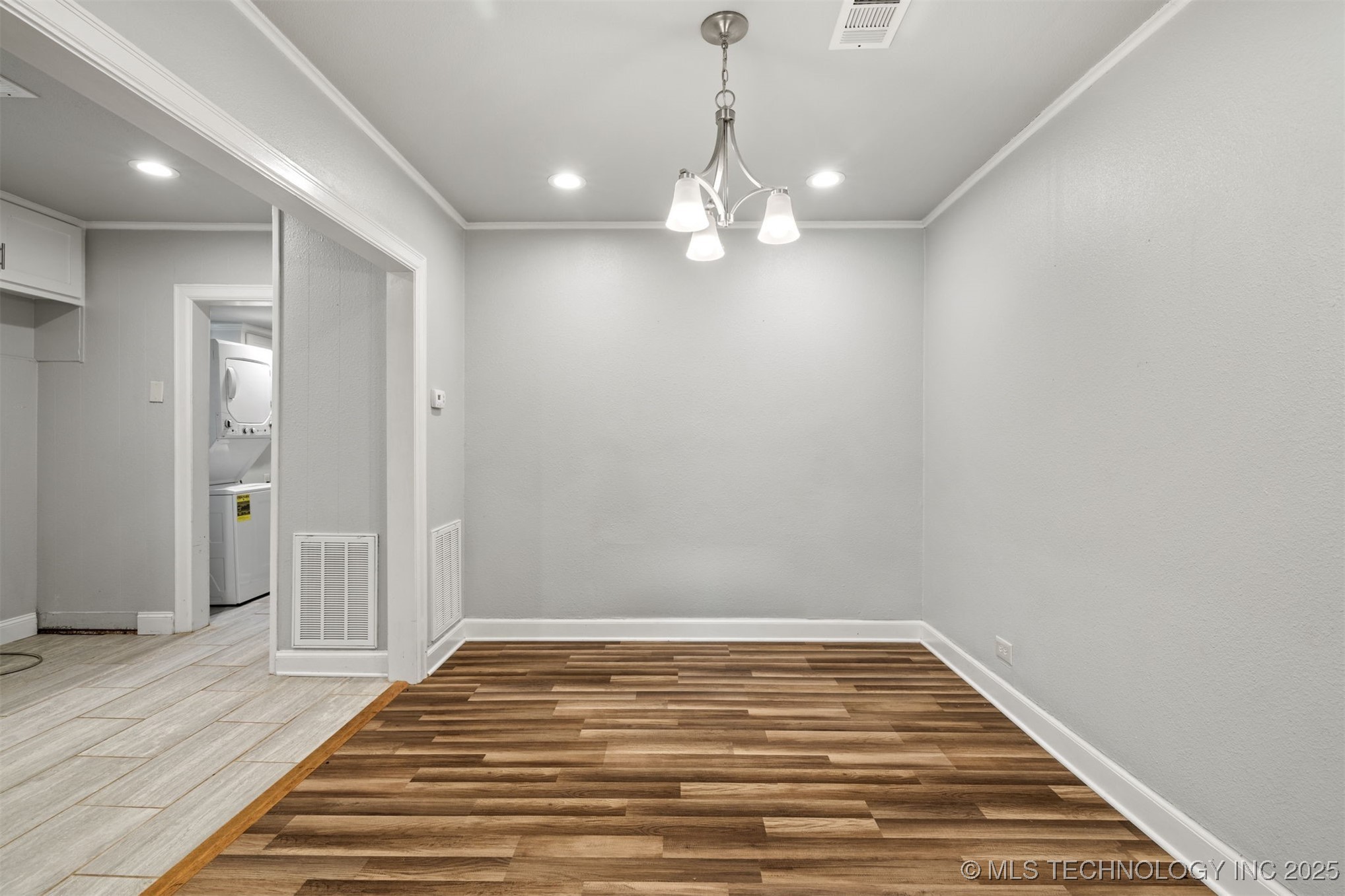 1318 Lenore