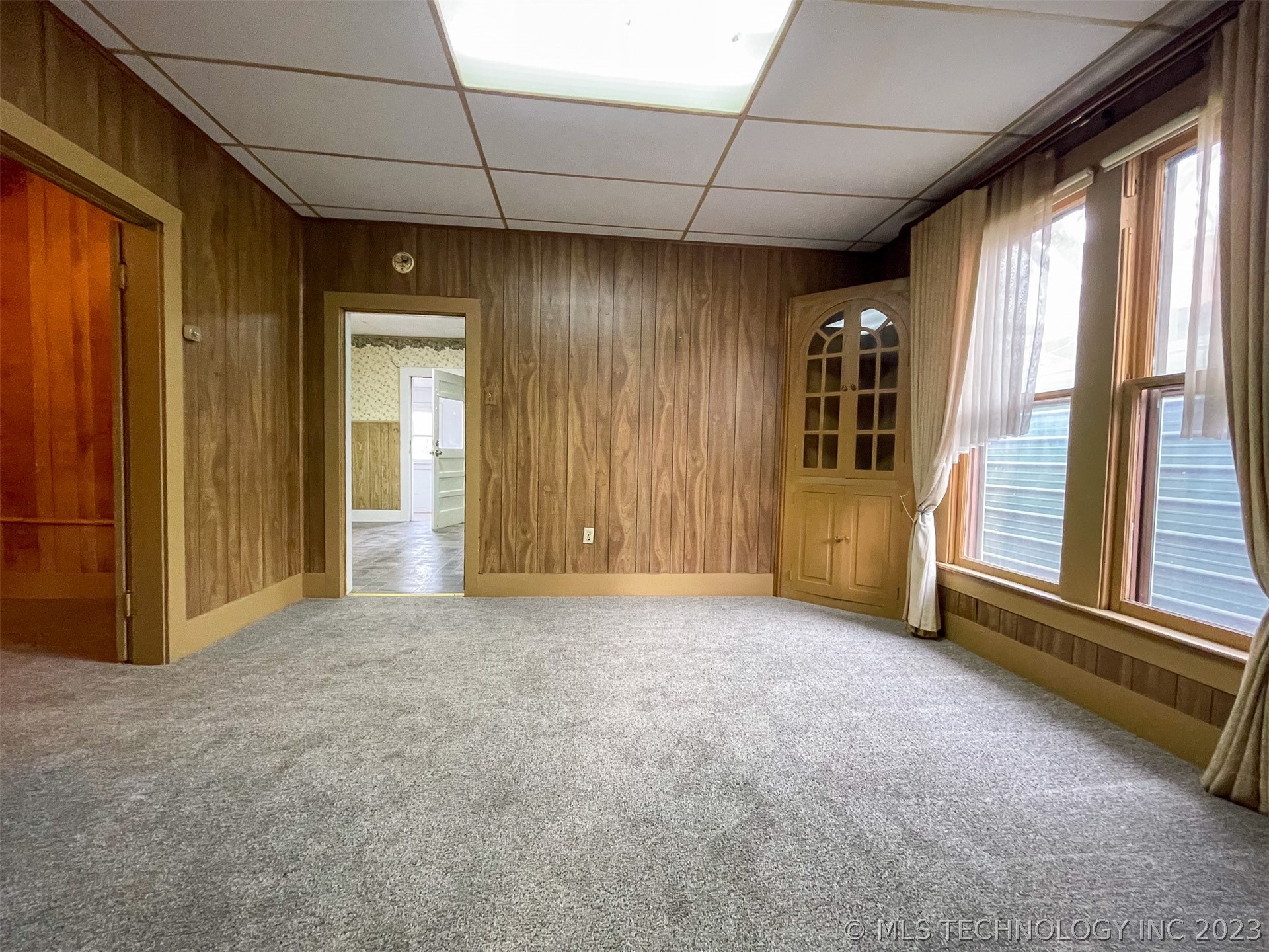 Photo 5 of 28 of 810 W 13th Street house