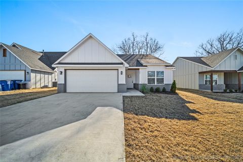 405 W Harrison Street Chouteau OK 74337