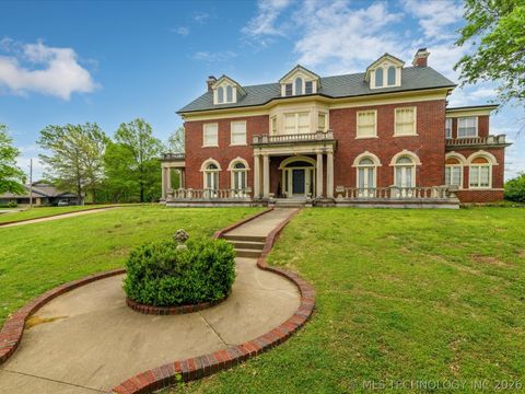 Photo of 535 E 14th Street, Bartlesville, OK 74003 (MLS # 2624521)