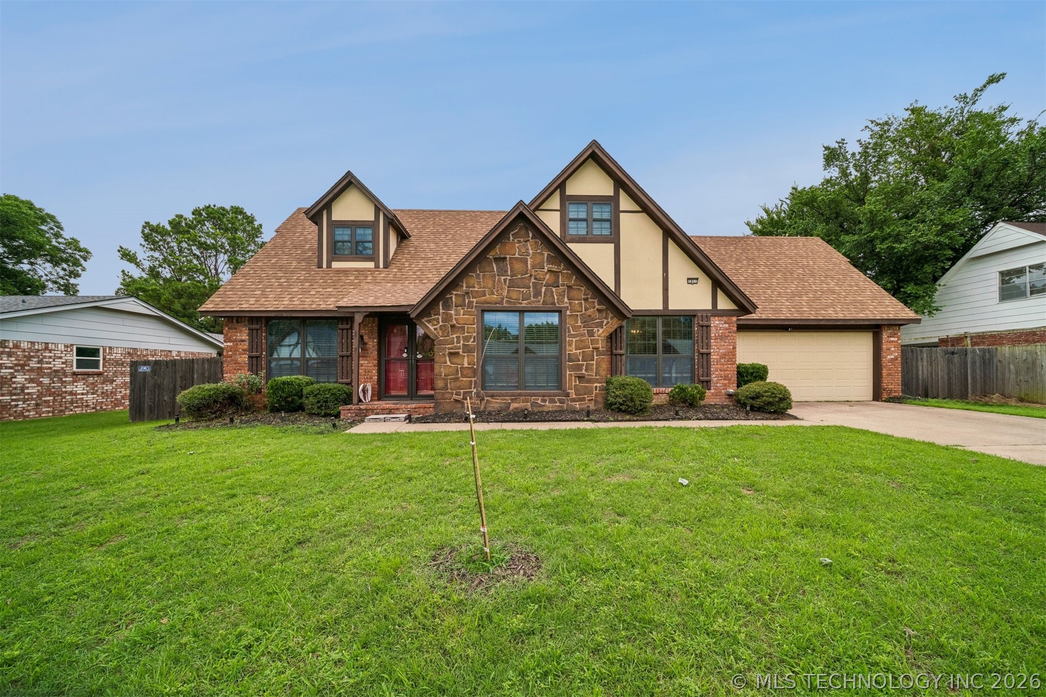 Photo 1 of 36 — 1011 N Forest Place, Jenks, OK 74037