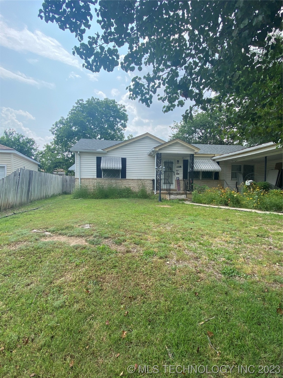 Photo 2 of 16 of 1803 Comanche house