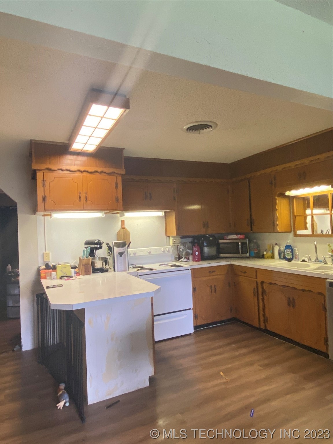 Photo 8 of 16 of 1803 Comanche house
