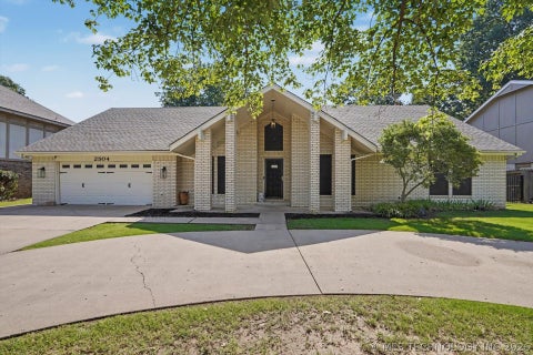 Photo of 2504 Fort Davis Drive, Muskogee, OK 74403 (MLS # 2624774)