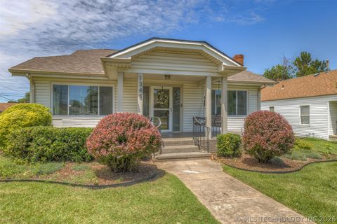 Photo of 1348 S Indianapolis Avenue, Tulsa, OK 74112 (MLS # 2621962)
