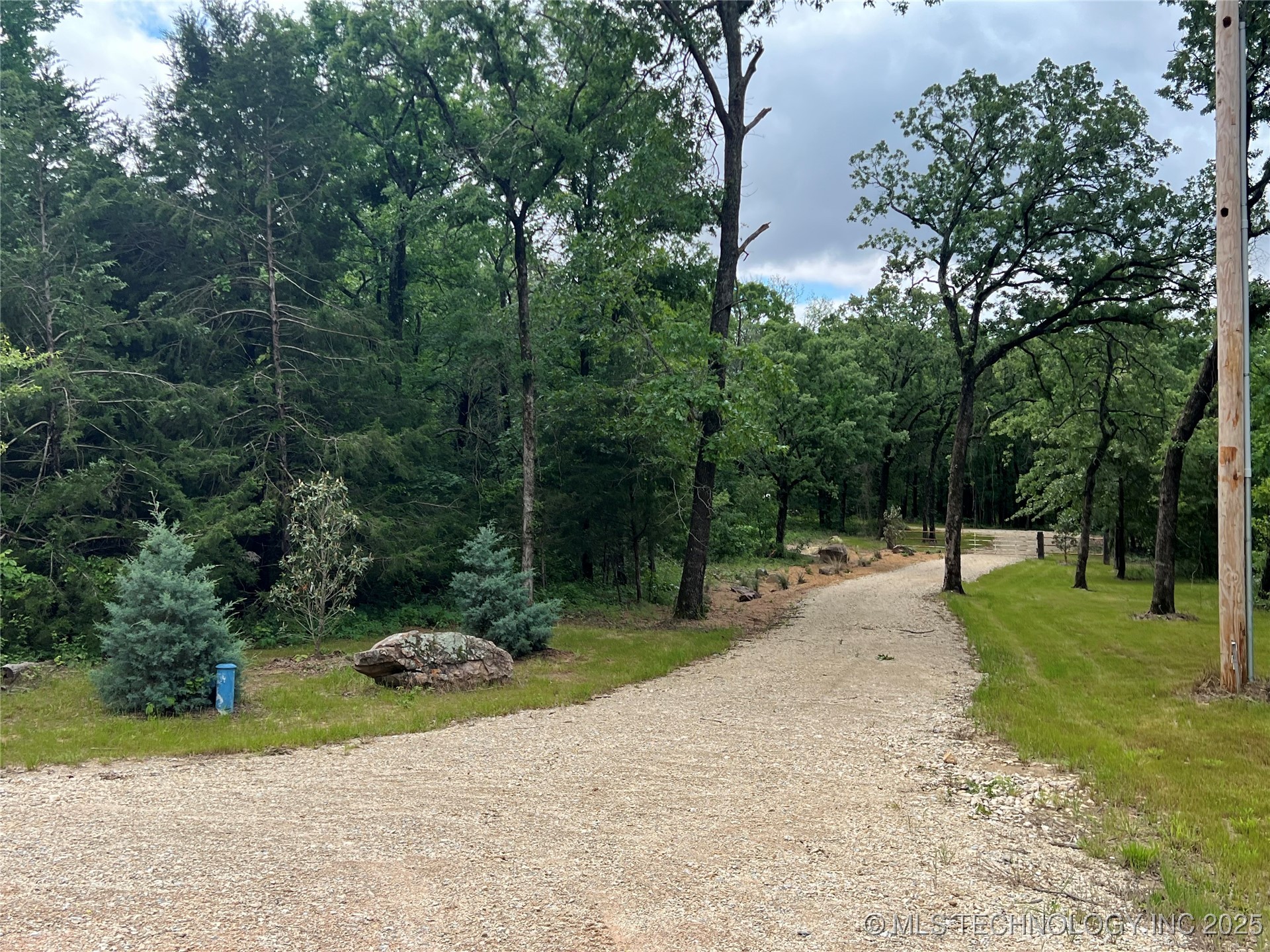 Oaks Cove Lane