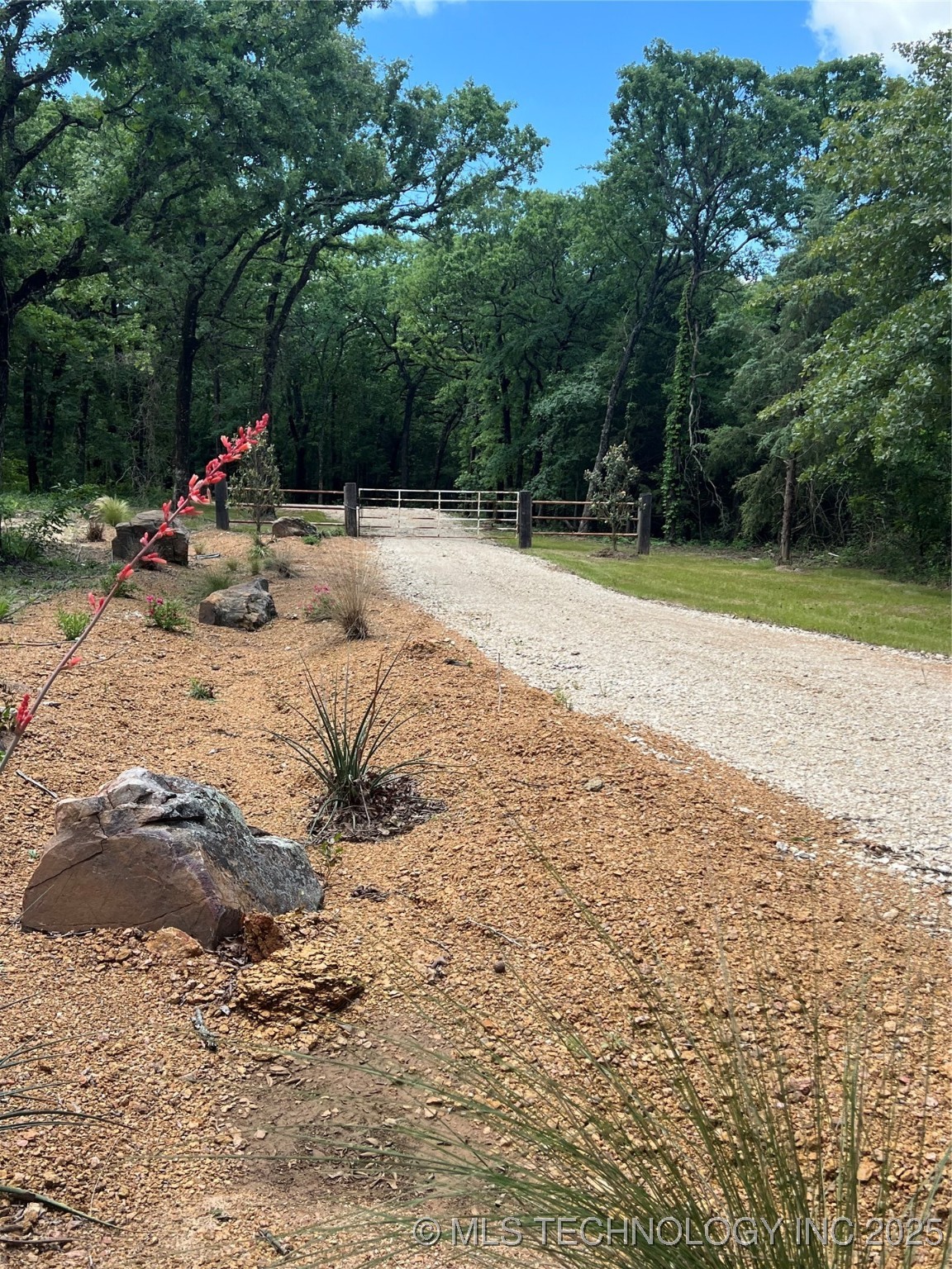 Oaks Cove Lane