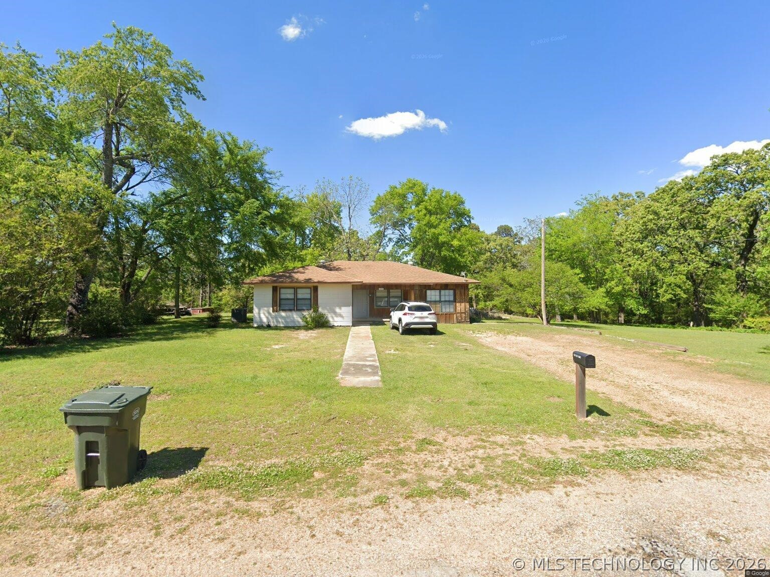 Photo 1 of 17 — 209 NE 9th, Antlers, OK 74523