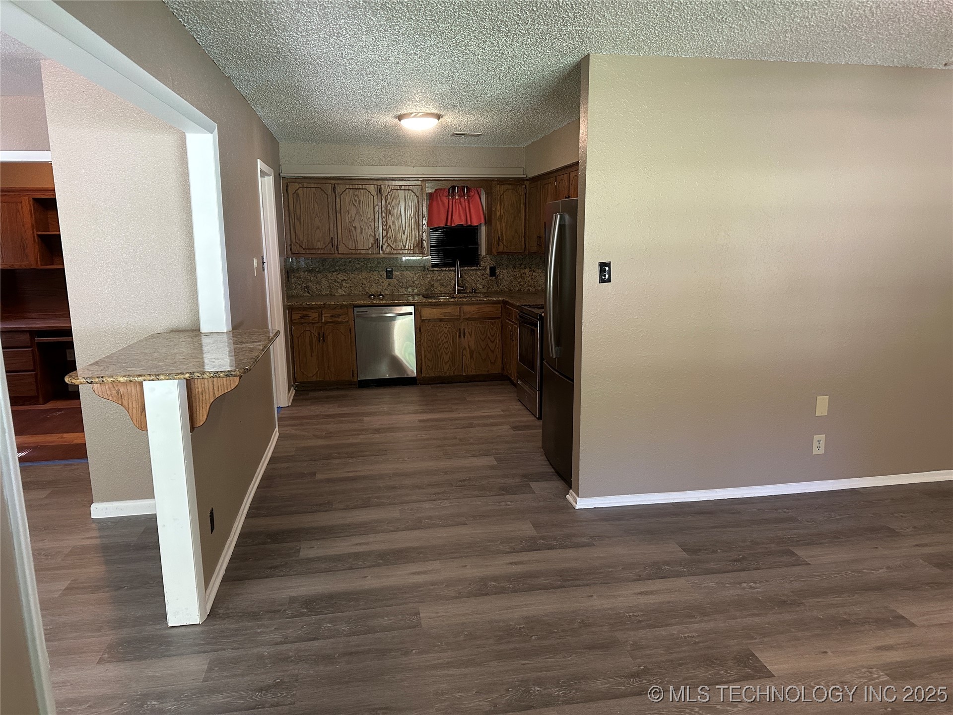 905 Brookside Drive